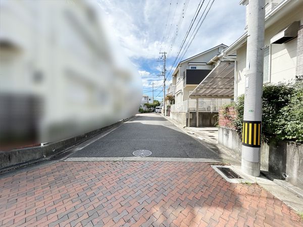 前面道路含む外観