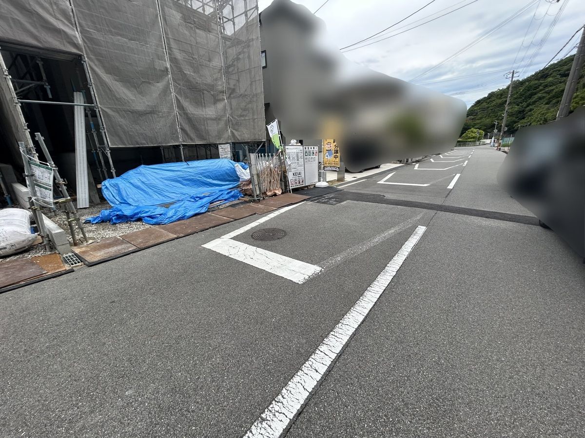 前面道路含む外観