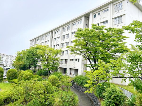 明舞一五団地 五七号棟(神陵台東住宅57号棟) 外観 明舞一五団地 五七号棟(神陵台東住宅57号棟) 外観