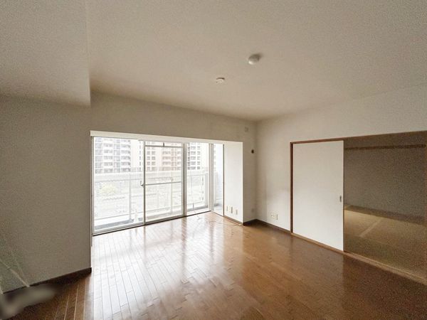 エルシー美賀多台 6番館 リビング エルシー美賀多台 6番館 リビング