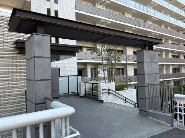 2階北側　【玄関入口付近】