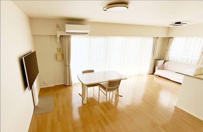 ルネ・ヒルトップフラッツ リビング ルネ・ヒルトップフラッツ リビング