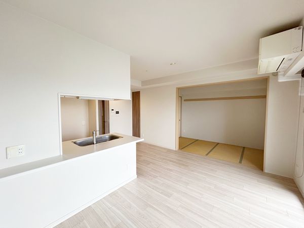 プレサンスロジェ西神中央 リビング