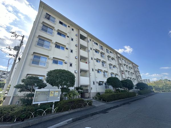 名谷8団地 42号棟 外観 名谷8団地 42号棟 外観