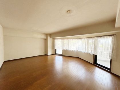 ベルエール西神南 17番館 リビング