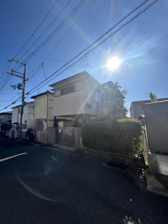 本山北町5丁目 古家付き土地 前面道路含む外観 本山北町5丁目 古家付き土地 前面道路含む外観
