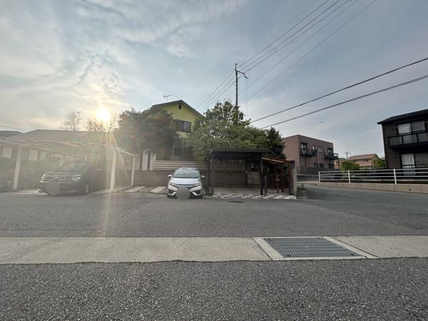 前面道路含む外観