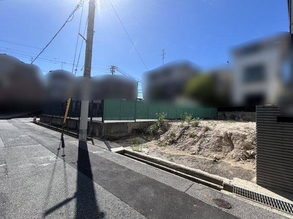 前面道路含む外観