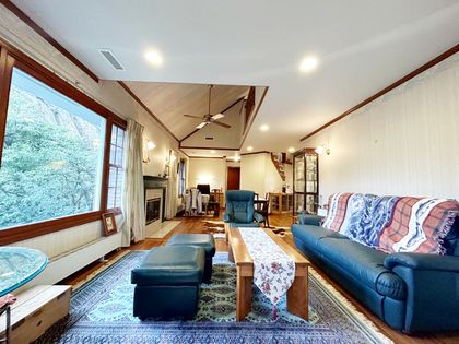 奥池南町 戸建 リビング