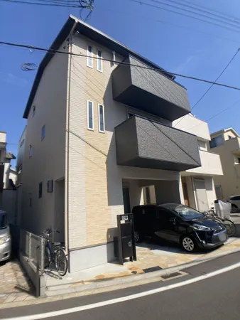 令和3年建築・大阪ガス住宅設備（株）施工の注文住宅。建物面積118.09平米、4LDK＋納戸＋WICの間取り。南側道路につき陽当り良好です。