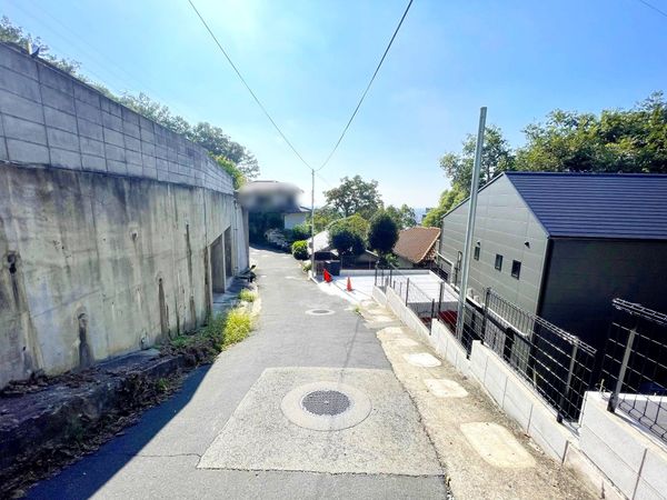 本山町田辺 新築戸建 前面道路含む外観