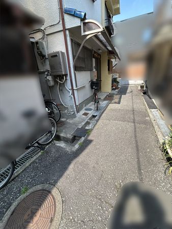 尼崎市上ノ島町2丁目 テラスハウス 前面道路含む外観