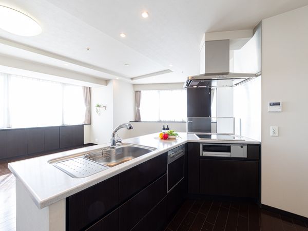 グラン・ブルー神戸本山 キッチン