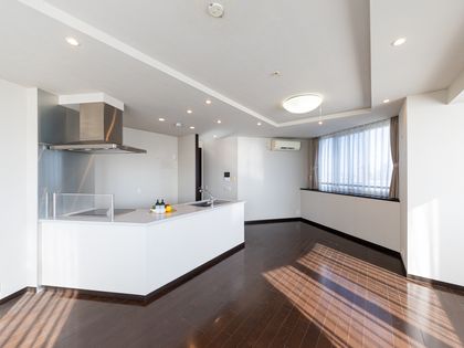 グラン・ブルー神戸本山 リビング