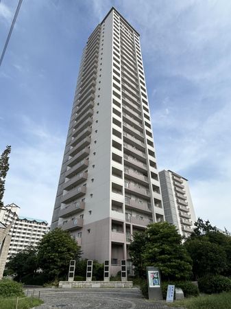 RICイーストコート8番街 1番館 外観
