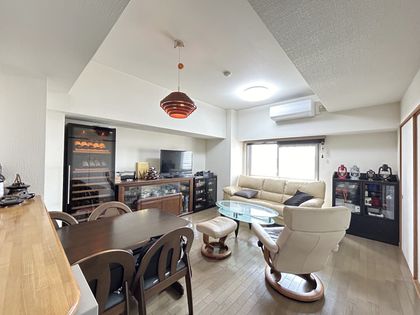 RICイーストコート8番街 1番館 リビング