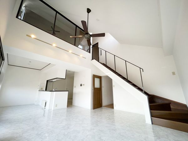 RICウエストコート5番街 3番館 リビング