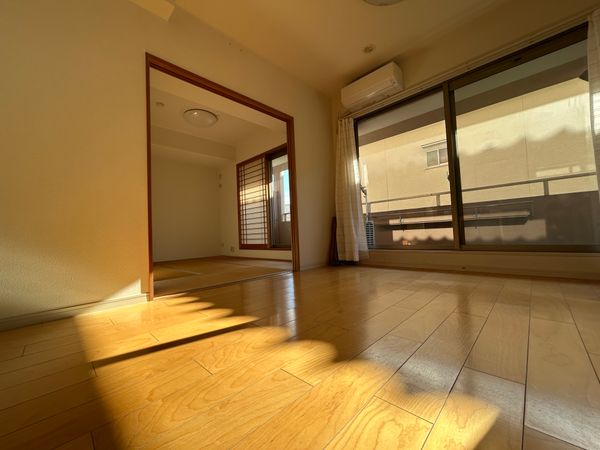 ワコーレアルフェス西岡本 リビング ワコーレアルフェス西岡本 リビング