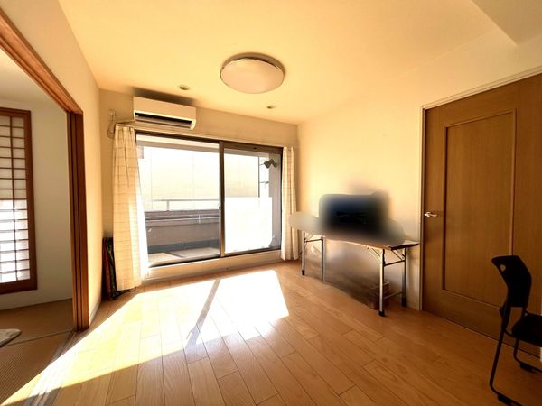 ワコーレアルフェス西岡本 リビング ワコーレアルフェス西岡本 リビング