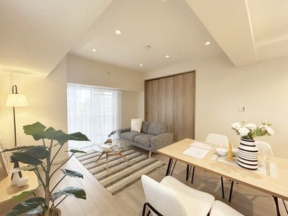 RICイーストコート8番街 1番館 リビング