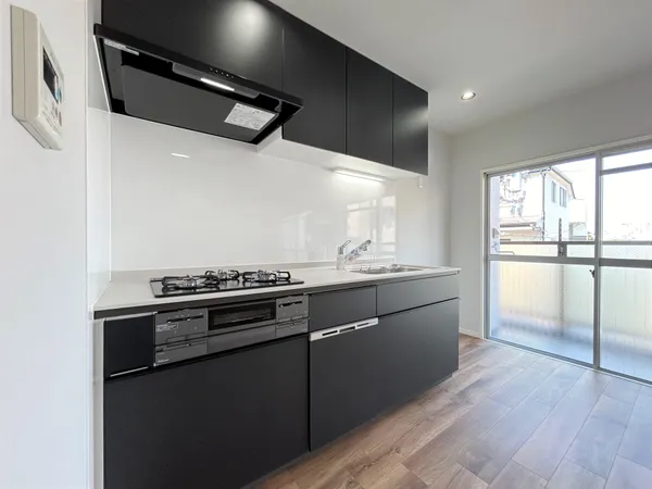 食器洗い乾燥機付きのシステムキッチンです。