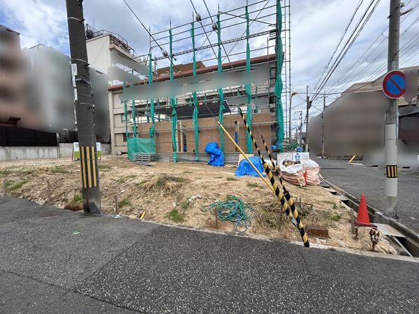前面道路含む外観