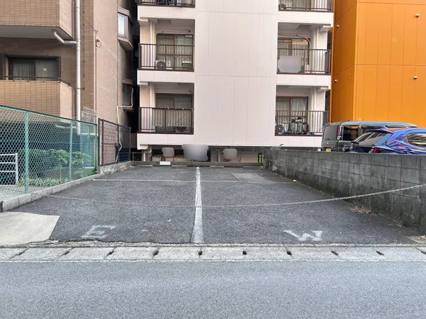 徒歩３分圏内に買い物施設が充実しております。