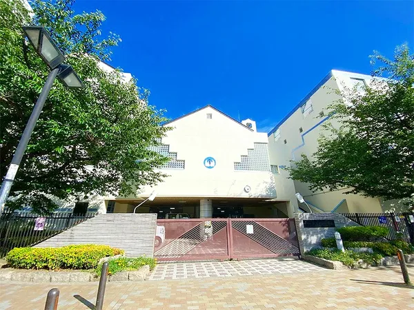 兵庫大開小学校まで徒歩8分（約600ｍ）