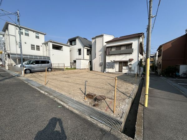 神ノ木通3丁目 2号棟 前面道路含む外観 神ノ木通3丁目 2号棟 前面道路含む外観