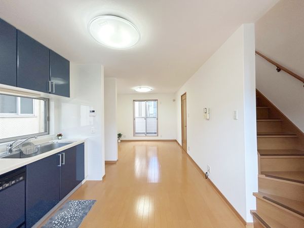 上野通2丁目 戸建 リビング