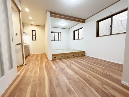 稗原町4丁目 戸建 リビング