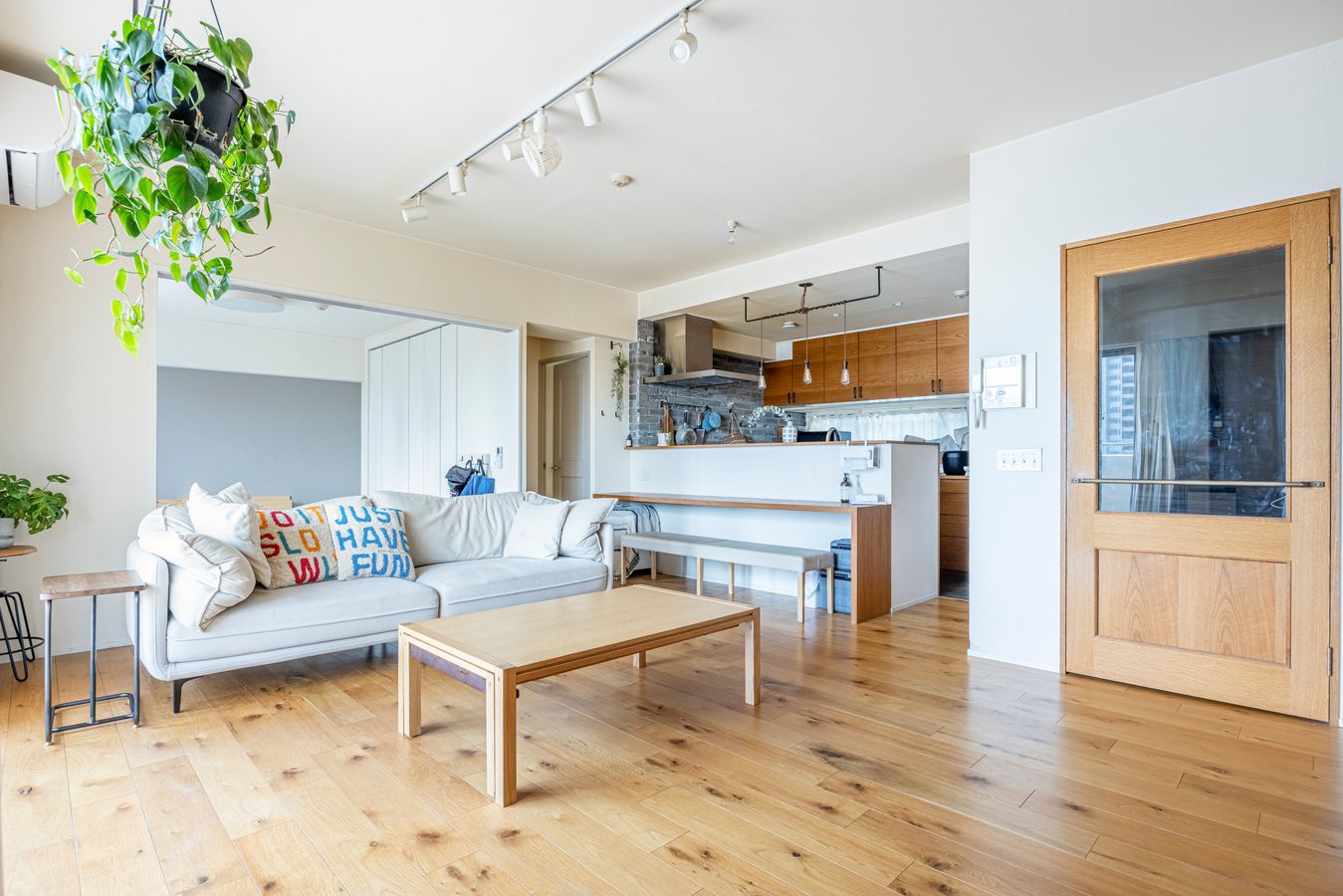 セフレ六甲 リビング リビング