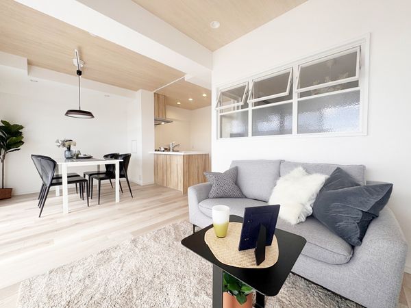 ワコーレアベニュー灘 リビング