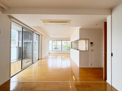 プラウド六甲赤松町 リビング