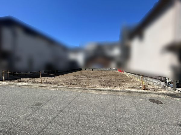 前面道路含む外観