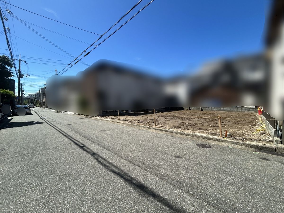 前面道路含む外観