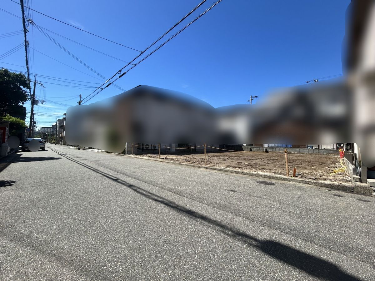 前面道路含む外観