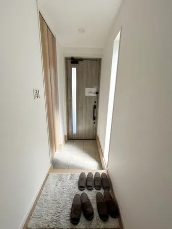 玄関にもたっぷりはいる収納があります