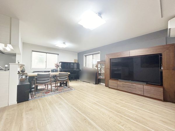 中央区旗塚通6丁目 戸建 リビング