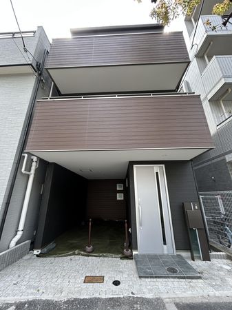 野崎通2丁目 新築戸建 前面道路含む外観