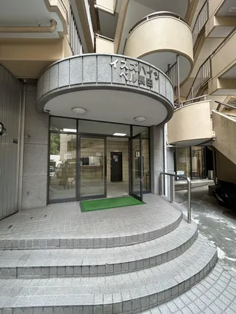 広々エントランスは開放的な空間です