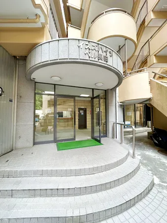 広々エントランスは開放的な空間です