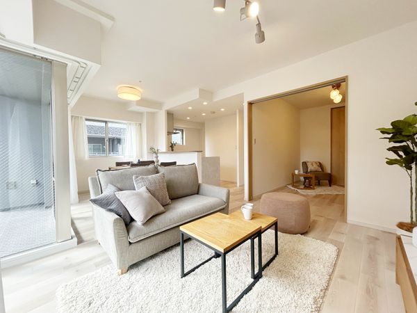 ルイシャトレ新神戸 リビング