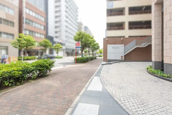 マンション前の道路