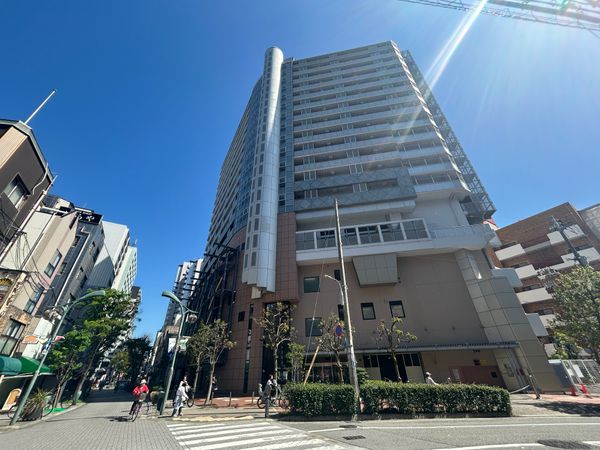 KAVC・コルポラレアルス 外観