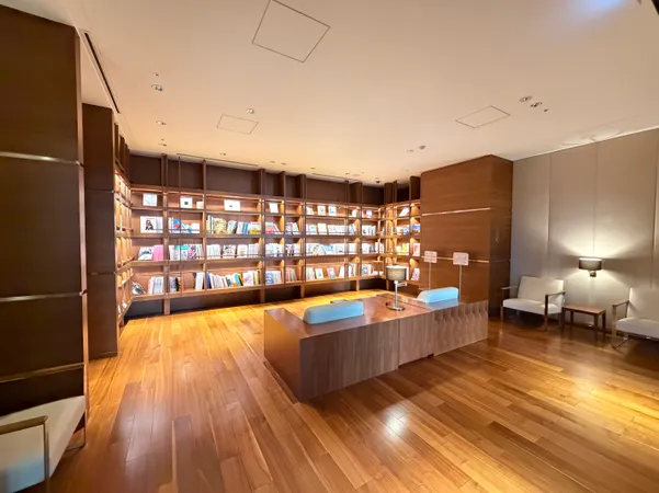 ライブラリーカフェ（2F）