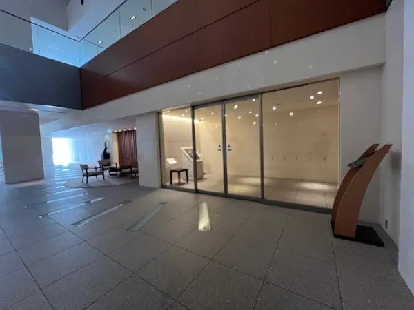 地下１階エントランスロビー