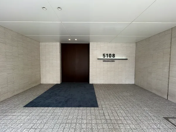 メインエントランス（東側）