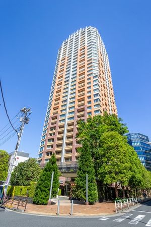 青山パークタワー