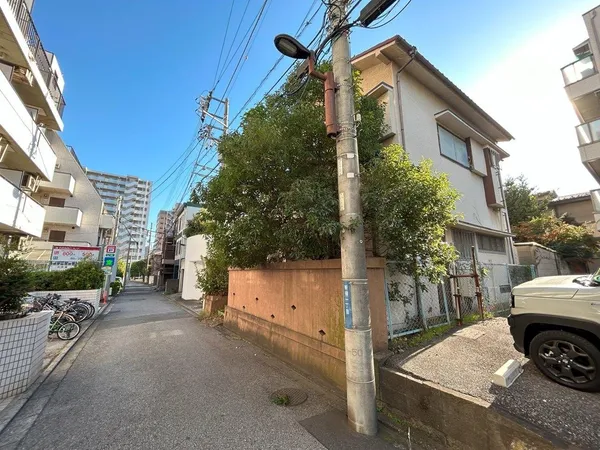 前面道路含む外観